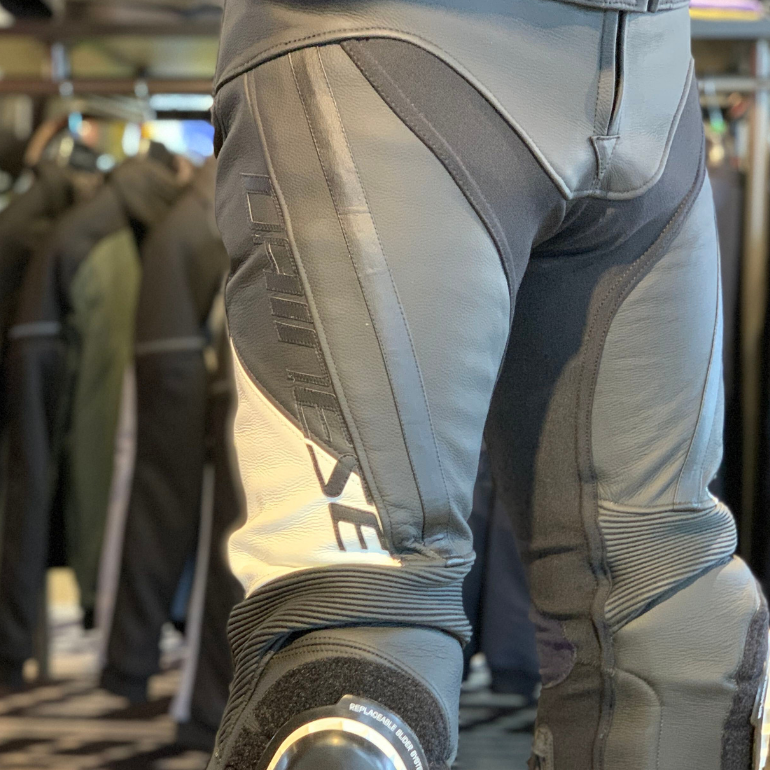 ダイネーゼの王道レザーパンツ『DELTA 4 LEATHER PANTS』のご紹介